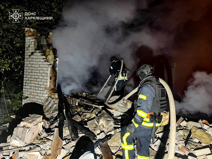 На Харківщині внаслідок нічної атаки дронів пошкоджено будинки та господарчі споруди